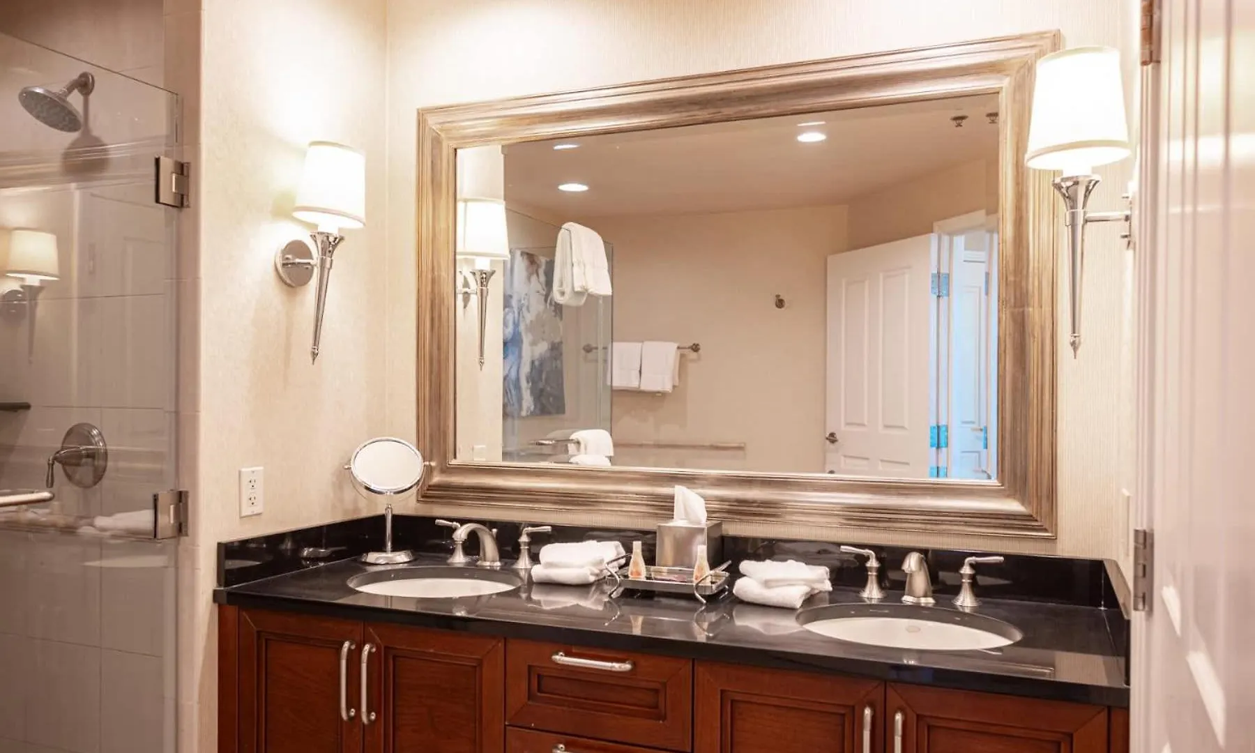 No Resort Fee Strip View Suite +Free Valet + Pool Las Vegas 0*,