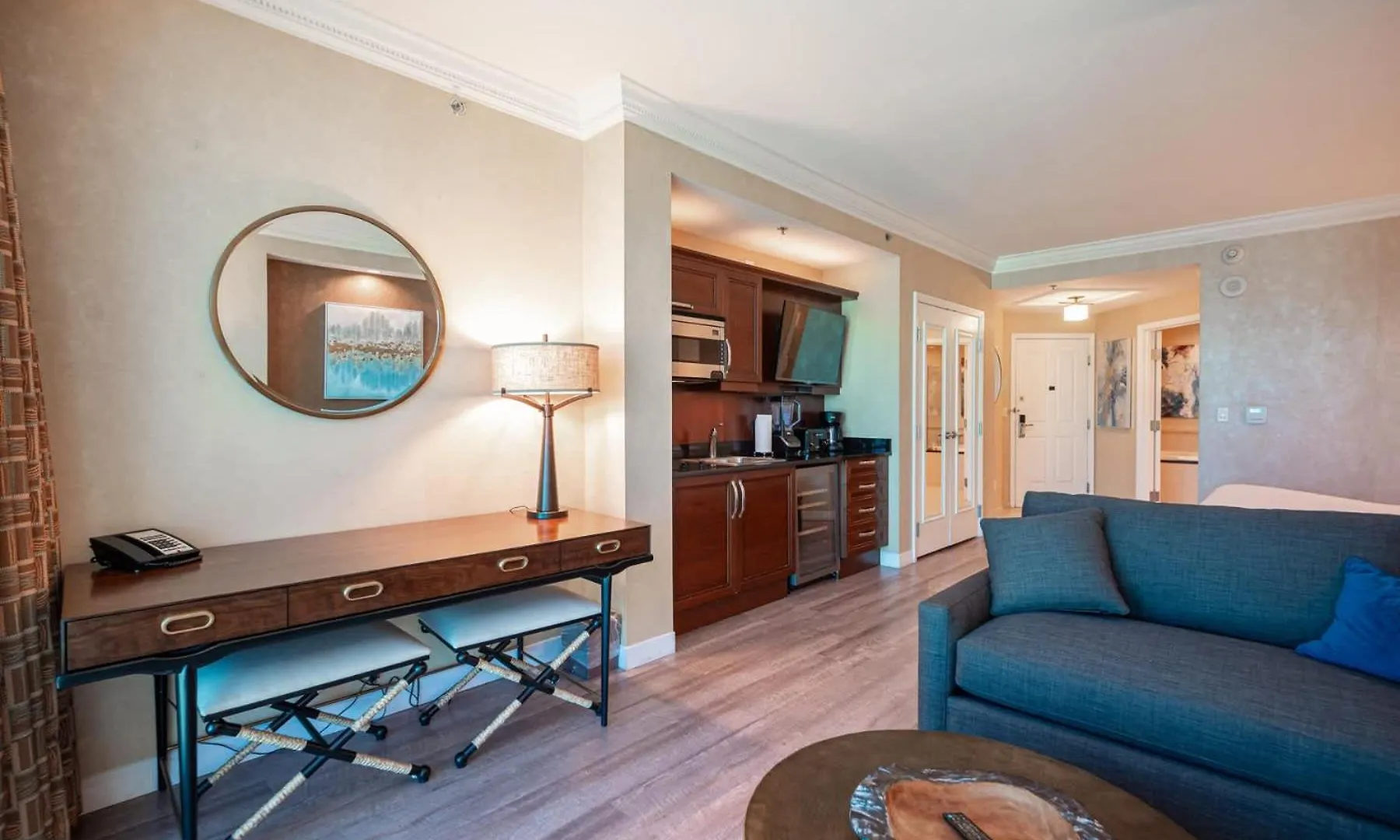 No Resort Fee Strip View Suite +Free Valet + Pool Las Vegas USA