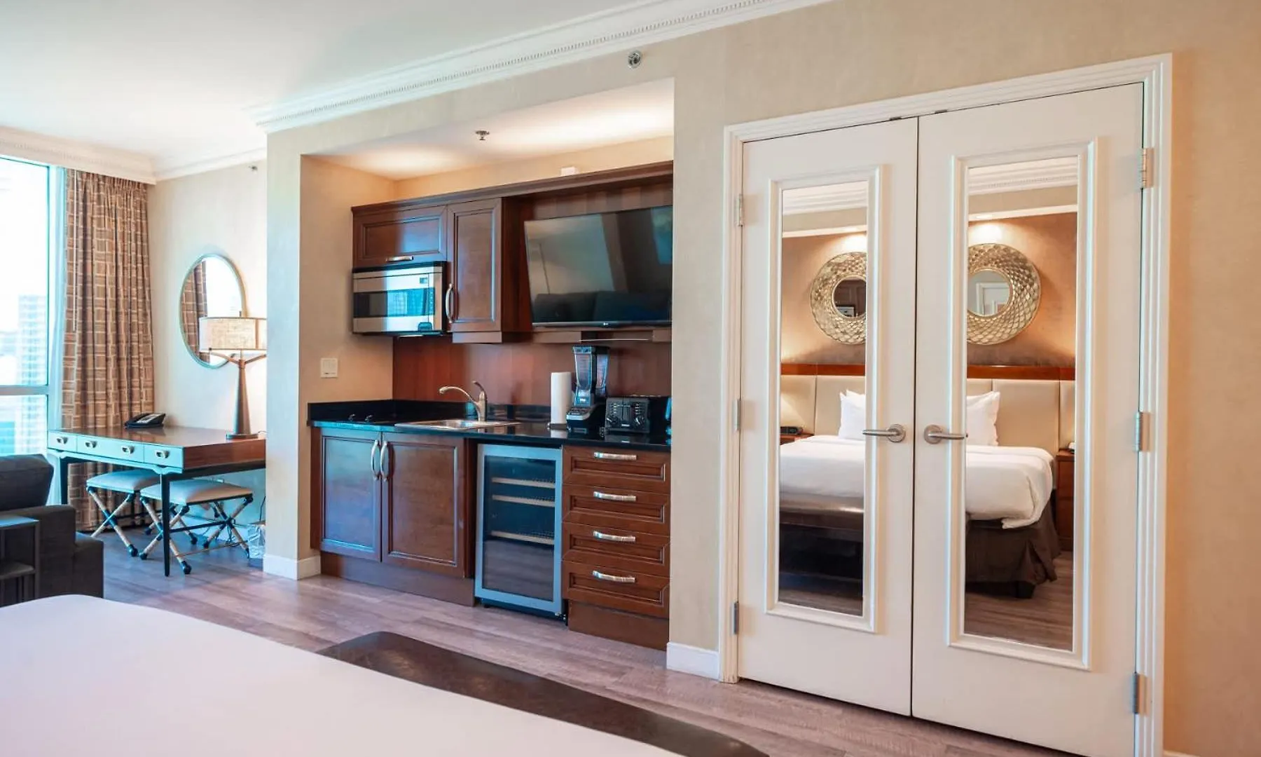 No Resort Fee Strip View Suite +Free Valet + Pool Las Vegas Prázdninový dům