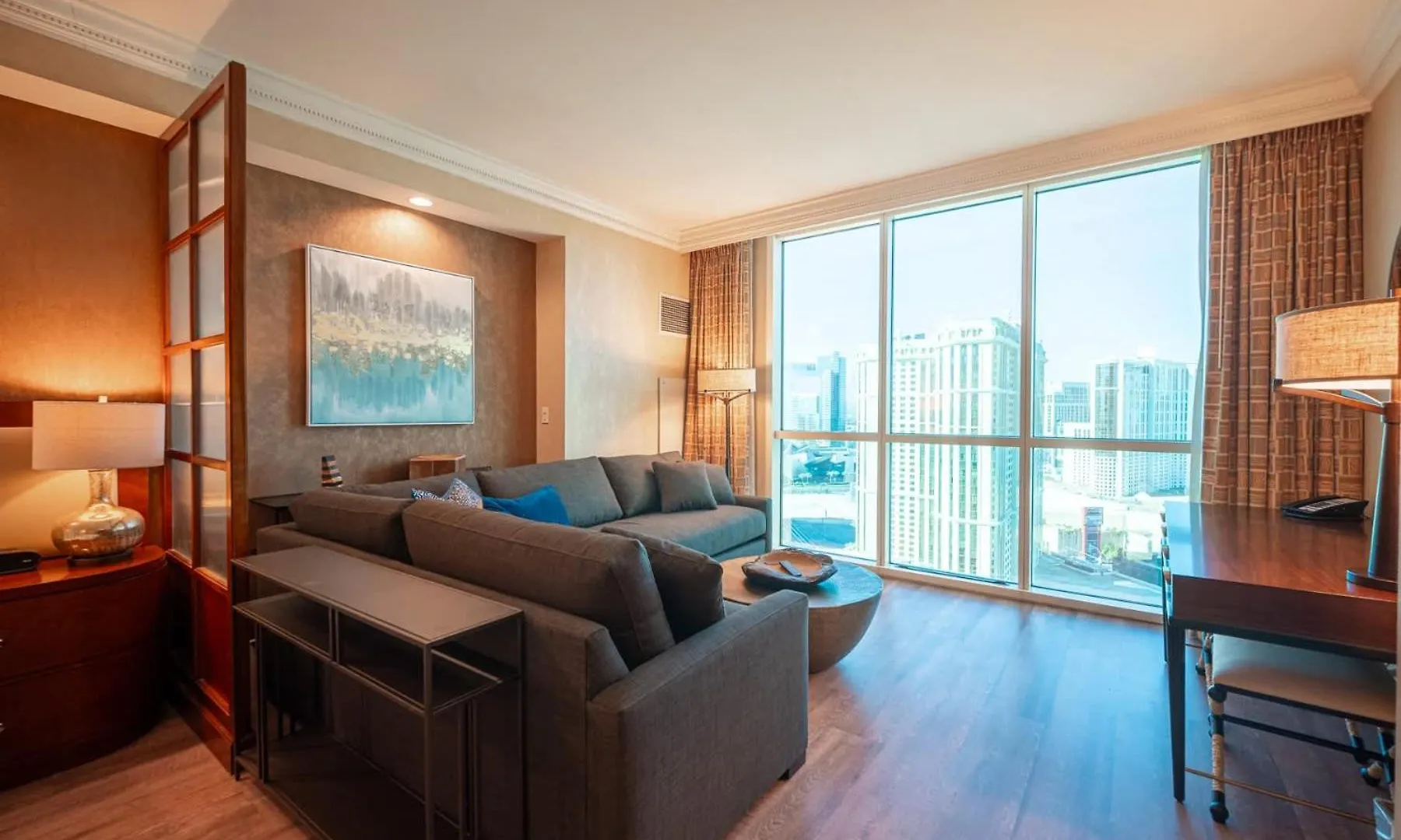 No Resort Fee Strip View Suite +Free Valet + Pool Las Vegas