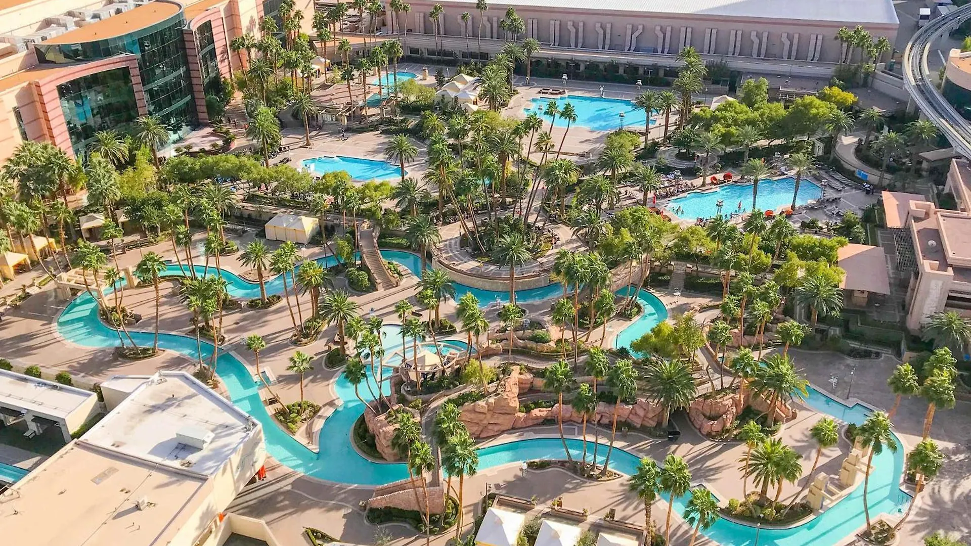 No Resort Fee Strip View Suite +Free Valet + Pool Las Vegas USA